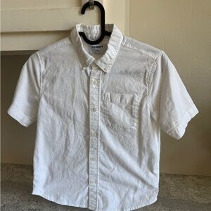 Old Navy Men's White Short-Sleeve Button-Down Shirt with Chest Pocket